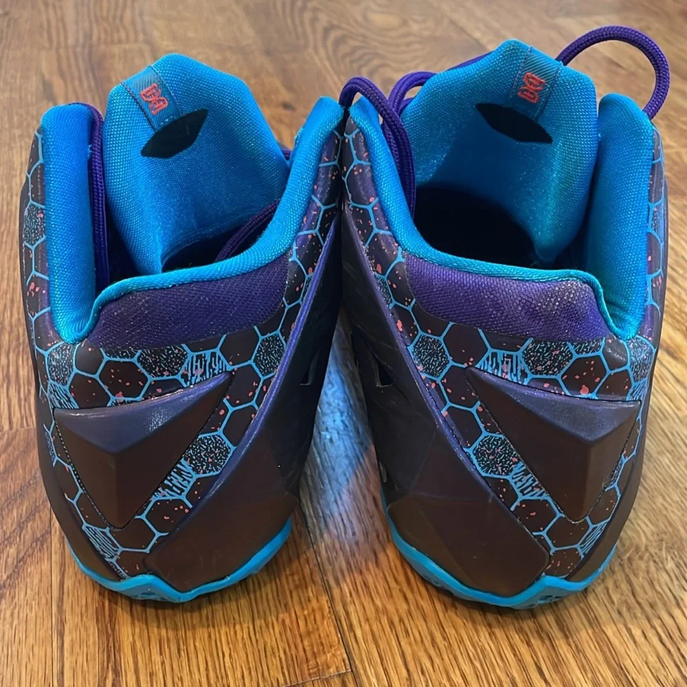 Boy’s Nike LeBron XI Summit Lake Hornets Sneakers. Size 6Y. Excellent/Like New.